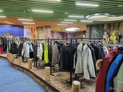 700元與7000元的羽絨服有什么區(qū)別？?jī)r(jià)格差異背后，還有產(chǎn)業(yè)發(fā)展之問(wèn)